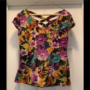 Woman’s short sleeve tee shirt